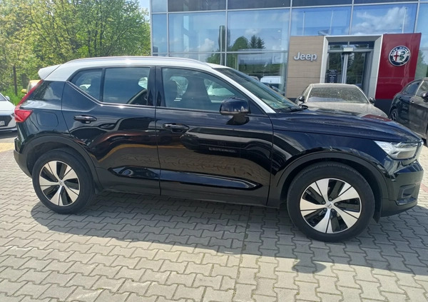 Volvo XC 40 cena 118900 przebieg: 46497, rok produkcji 2019 z Rzeszów małe 352